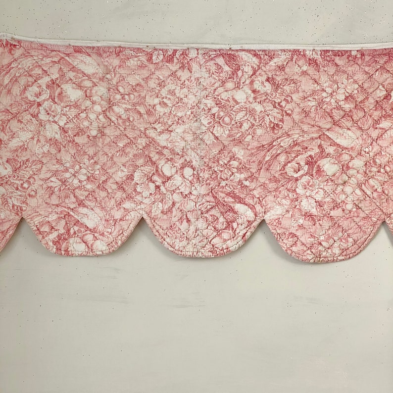 Antique valance quilted French toile d'Alsace France 1830 pink bird basket floral farmhouse cottage fabric material The Textile Trunk image 3