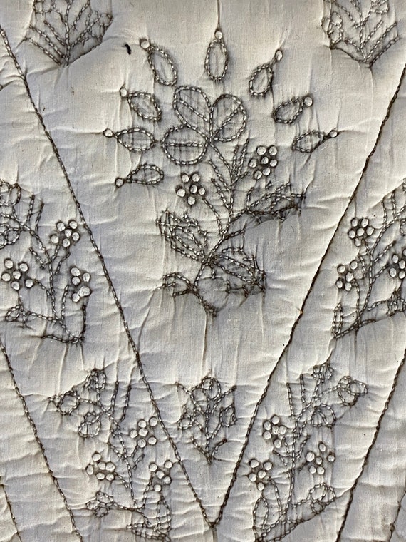 フランス18世紀刺繍 1700年代から1800年代初頭のコワフ・グリゼット