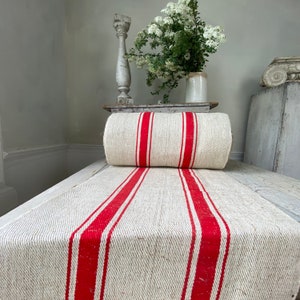 Corredor de escaleras orgánico Tejido de saco de grano de cáñamo Rayas rojas brillantes Rayas Vintage antiguo Cottage Cottagecore Textile Baúl ecológico
