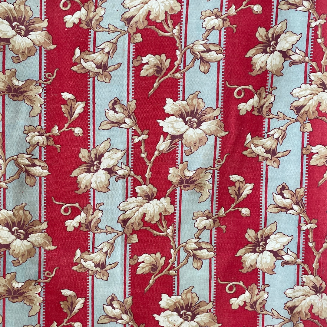 洋書　FRENCH TEXTILES Antique French Tapestry Fabric Book Cover, Metallic Lace. For Sale