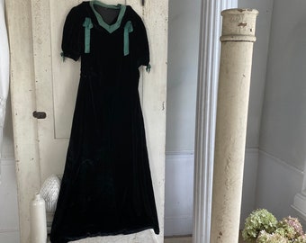 French vintage Black long dress 1910