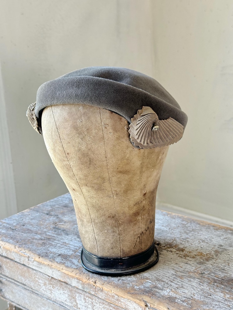 Jordan Marsh Art Deco GRAY Velvet Vintage Black Beaded Hat Stylish