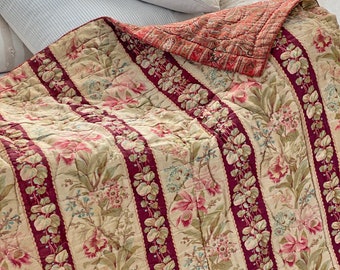 French paisley  quilt antique boutis Country cottage interior Vintage fabric