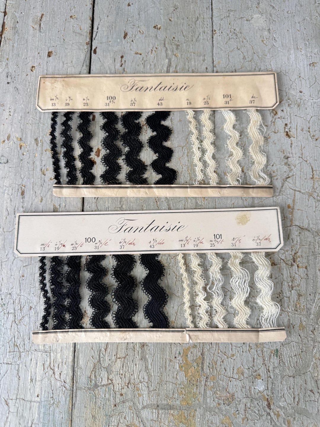 アンティークリボン2本、フランスのサンプル見本カード、パスマン