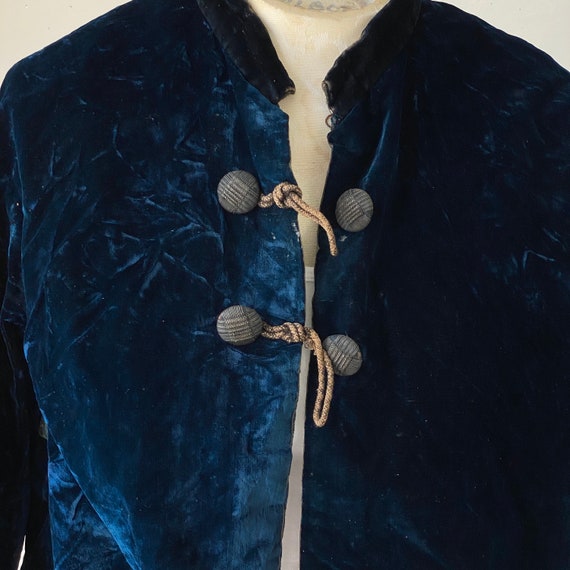 Gorgeous BLUE Velvet Woman's Jacket 1870s Velvet … - image 10