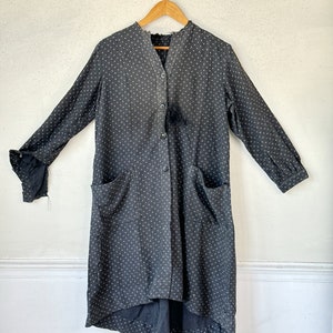 1920 52 waist Workwear French work wear Woman&#39;s house dress timeworn worn vintage gray small scale fabric material ecofriendly upcycled