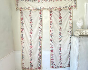 AMAZING 18th century hand painted Indian Chintz curtains + valance Coromandel Coast bed hangings hanging applique Palampore Textile Trunk