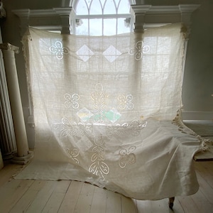 EXTRAORDINARY Antique Lace tablecloth textile from France French white handmade linen cutwork eco-friendly