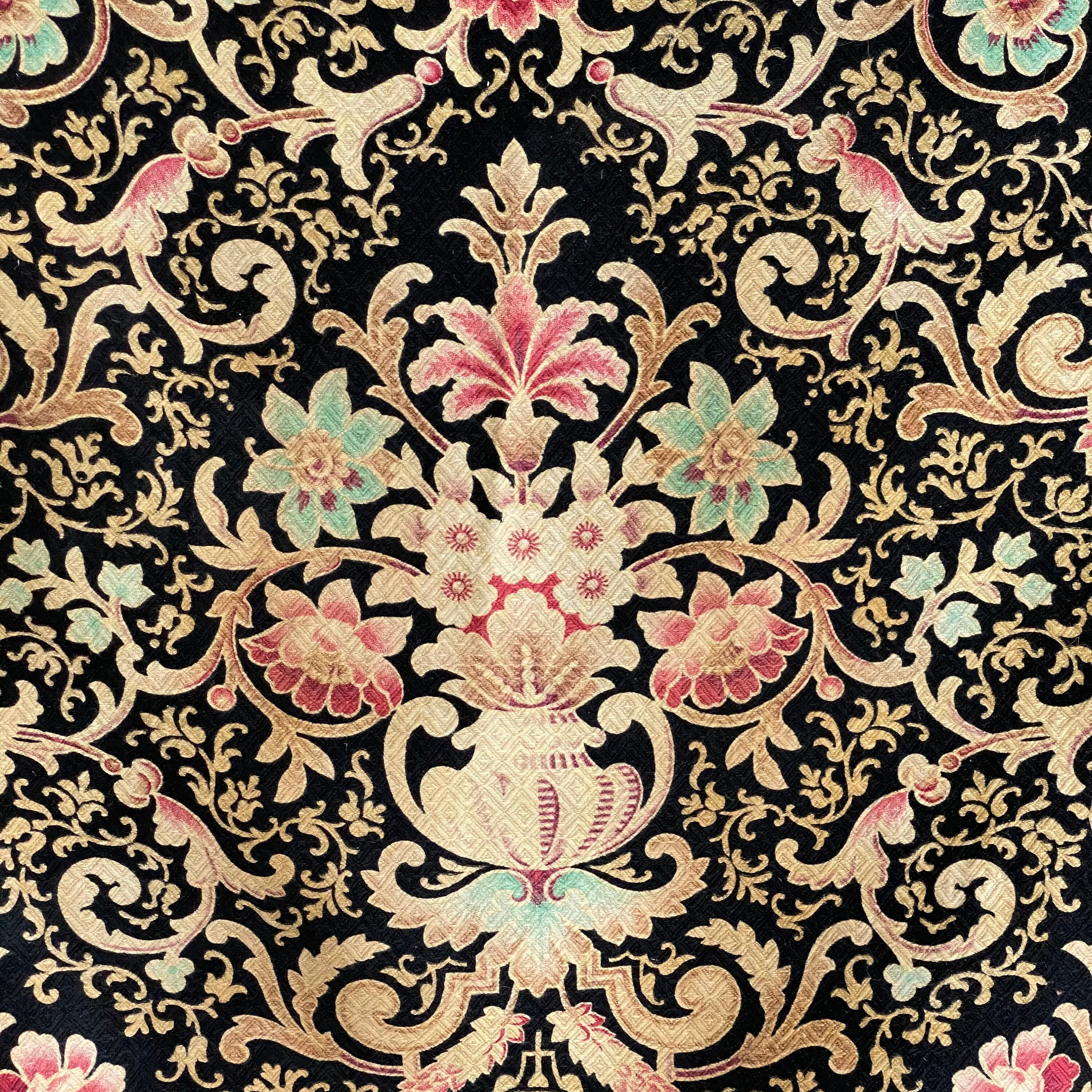 フランスアンティーク生地 1900 年代のアンティーク フランス製 黒の生地 花柄 色あせ 厚手 室内