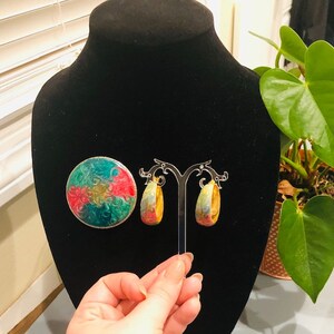 Vintage Art Deco painted swirl brooch and painted swirl earrings