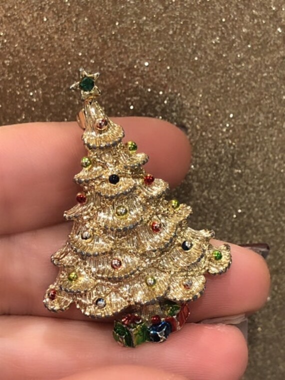 Gold tone Christmas tree brooch, perfect holiday … - image 4