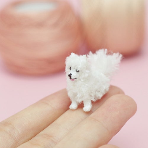 Mini Animal Figurine Realistic Plastic Animal Party Favor White Pomeranian 