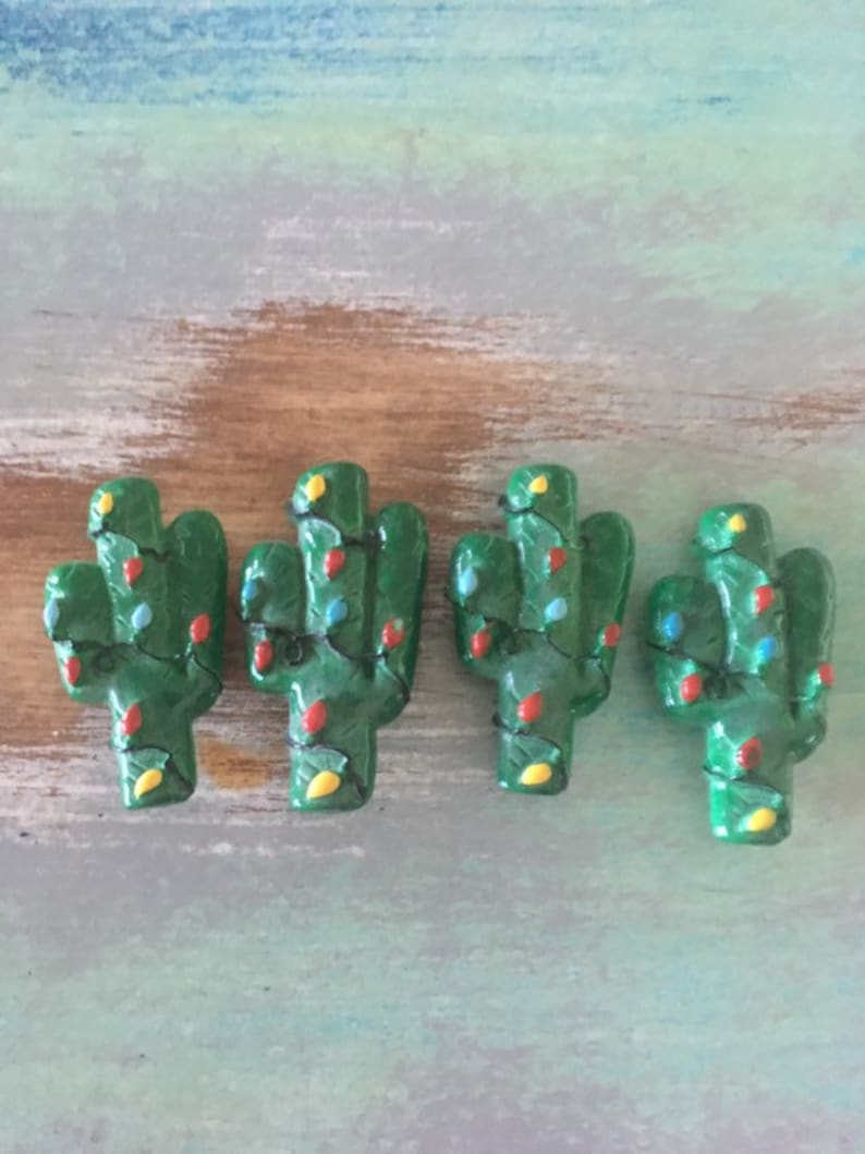 Cactus button clips