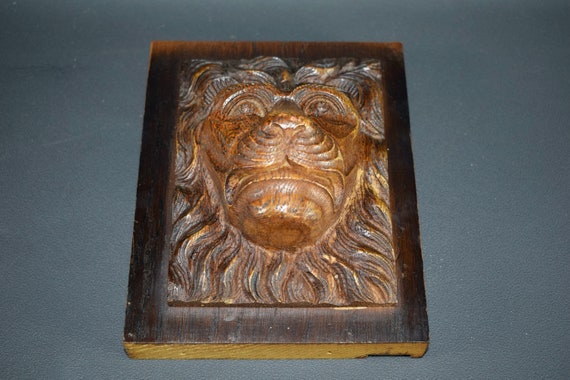 Vintage French Antique lion head in oak wood 2