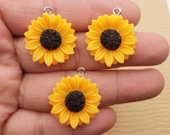 樹脂製ひまわりチャーム 10個セット ジュエリーチャーム DIY