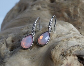 Glass drop earring