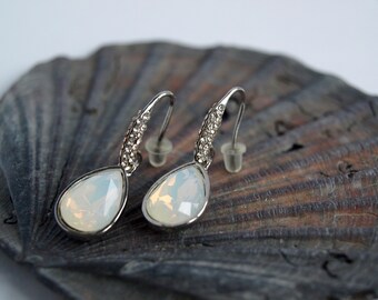 Drop glass earrings