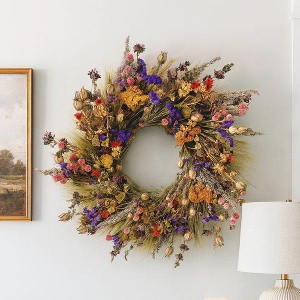 Corona floral campestre hecha a mano con flores secas naturales de VanCortlandt Farms