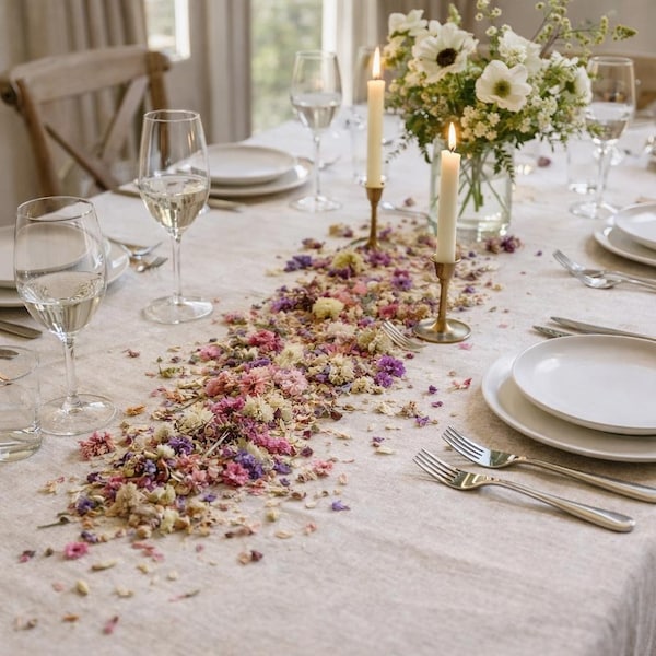 VanCortlandt Farms Biodegradable Colorful Natural Everlasting Dried Floral Flower Confetti with Hydrangea and Strawflowers