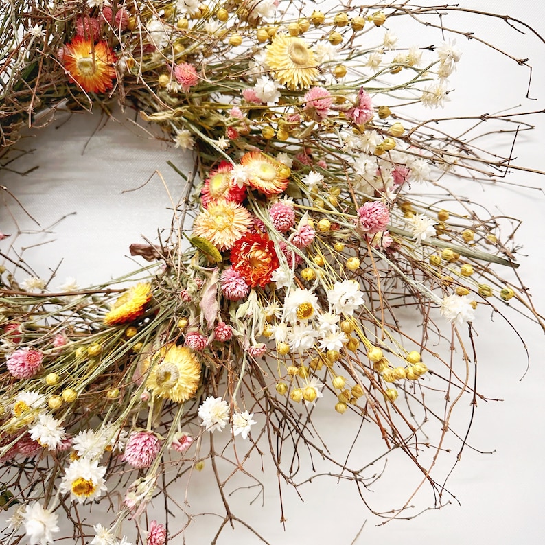 VanCortlandt Farms Natural Dried Flower Handmade Eden Strawflowers Wreath image 2