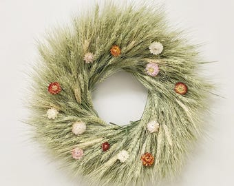 VanCortlandt Farms Natural Dried Handmade Wheat and Strawflower Pastures Wreath