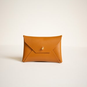 Bourse ou mini porte-monnaie en cuir lisse moutarde