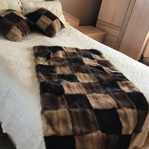 Throw in real mink fur 3 colors handmade in Quebec Throw in real mink fur 3 colors handmade in Quebec
