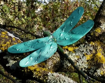 Libellule, insecte en métal recyclé