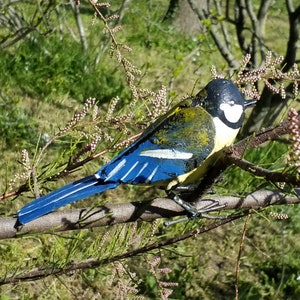 mésange bleue en metal recyclé, oiseaux des jardins image 1