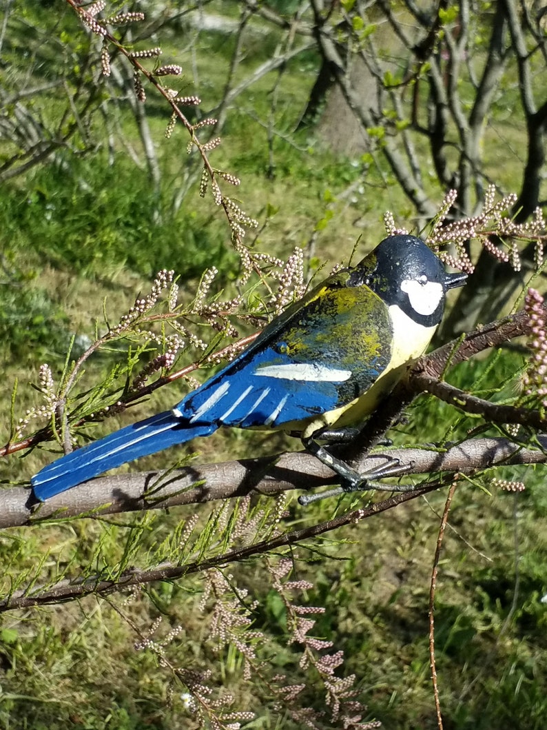 mésange bleue en metal recyclé, oiseaux des jardins image 1