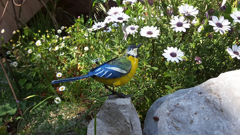 mésange bleue en metal recyclé, oiseaux des jardins image 9