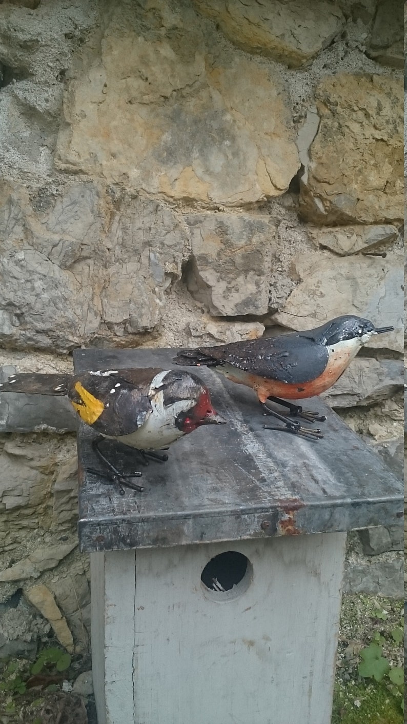 chardonneret en metal recyclé, oiseaux des jardins image 8