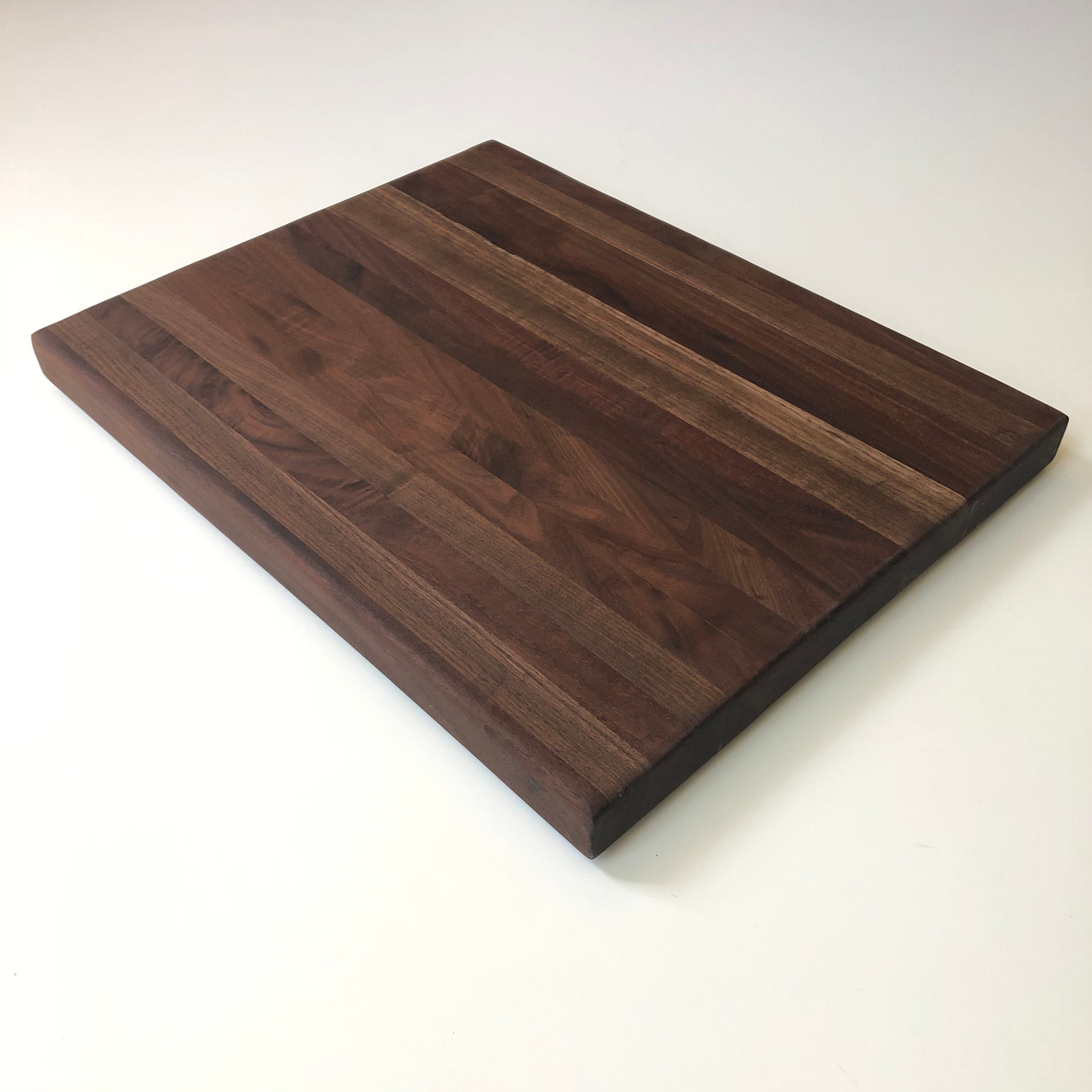 Felled Black Walnut Round Cutting Board – Little Ledge Woodworks