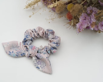 Hair scrunchie with knotted bow made in Japanese kimono silk