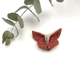 Origami brooch, butterfly in Japanese fabric, origami folding, moth brooch in vintage kimono silk jewelry
