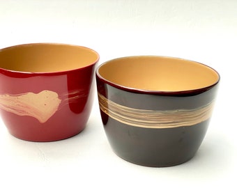 2 Japanese lacquered wooden tea cups