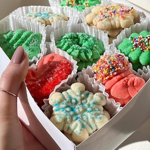 Spritz Christmas Cookies Butter Almond 4+ Dozen GREAT GIFT! Beautiful + UNIQUE