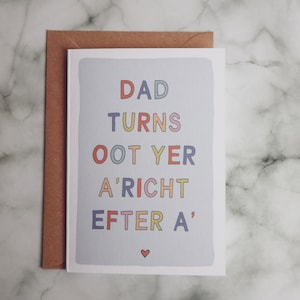 Biglietto d'auguri scozzese per la festa del papà - A quanto pare, il tuo papà è...