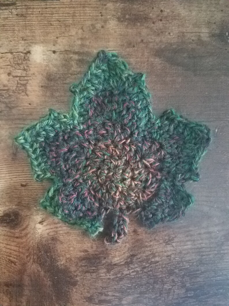 MythicPhoenix/'s Maple Leaf Crochet Pattern