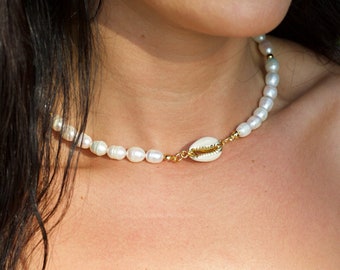 Tanit Pearl and shell necklace, Bohemian Cowrie Bridal Necklace, Pearl Choker, Elegant Boho Wedding Jewelry, Ocean Inspired Gift for Woman