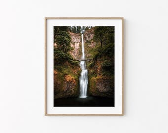 Toile ou impression photo Multnomah Falls : photographie de cascade du nord-ouest du Pacifique