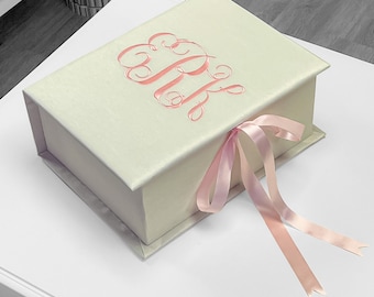 Shantung Baby Keepsake Box Medium Size // Baby Storage Box, Personalized Box, Custom Keepsake Box, Baby Girl Gift Box, Box with Name