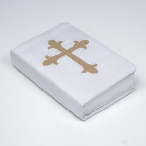Kinderbibel in Shantung mit einem großen Kreuz (Babys erste Bibel)