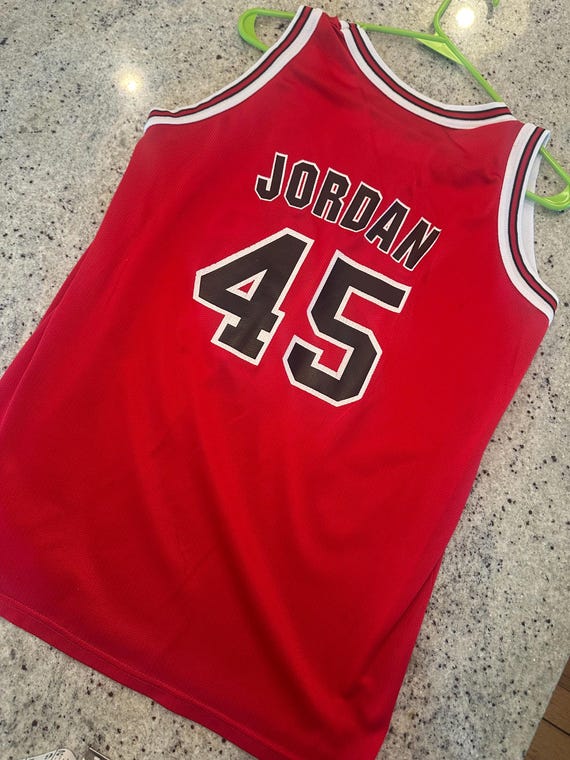 Vintage Michael Jordan Chicago Bulls #32 Champion Jersey Size