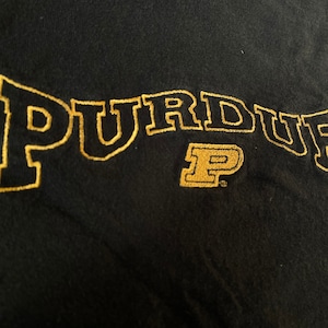 Purdue Boilermaker besticktes T-Shirt, Tagged Größe XL, hervorragender Zustand, hergestellt in den USA