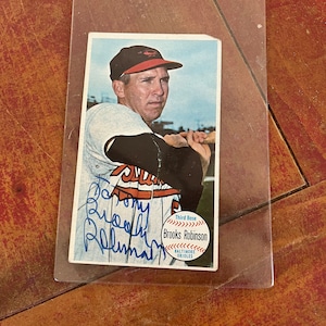 VINTAGE 1964 AUTOGRAPH Brooks Robinson # 50 &quot;Topps Giants&quot; Baseball Card
