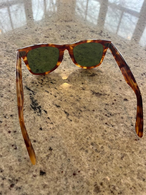 ◆RAY-BAN◆レイバン　 　WAYFARER　5022　USA B & L Ray Ban Vintage 5022 Wayfarer Tortoise Sunglasses