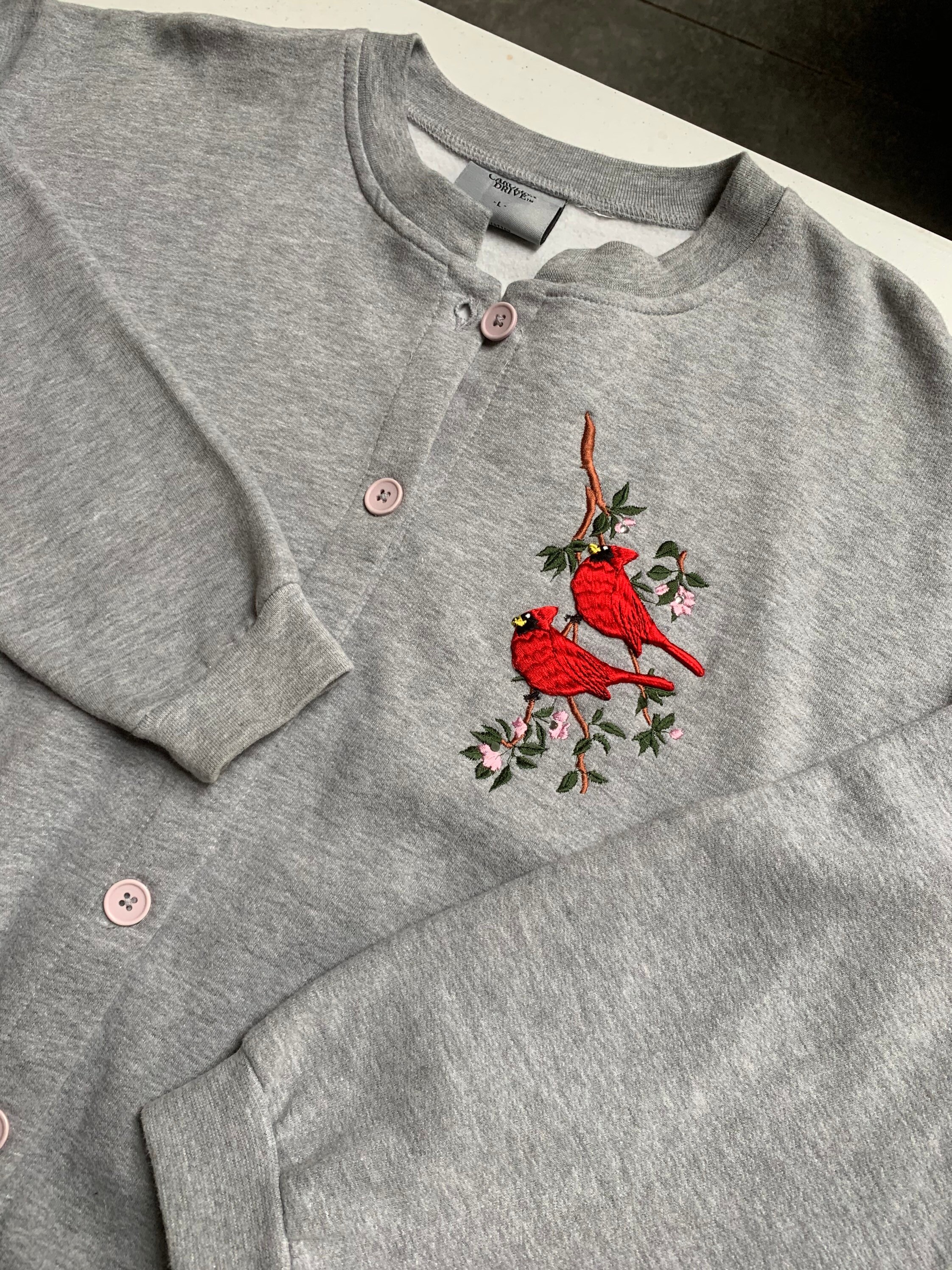Vintage Ladies Cardinals Cardigan Sweater Sweatshirt Size Large Quality Embroidered Graphic EUC Excellent Condition