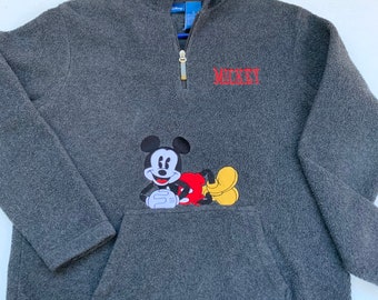 Vintage Mickey Mouse Fleece Pullover Hoodie Tamaño Pequeño Disney Calidad Gráficos cosidos EUC Excelente Condición Gris