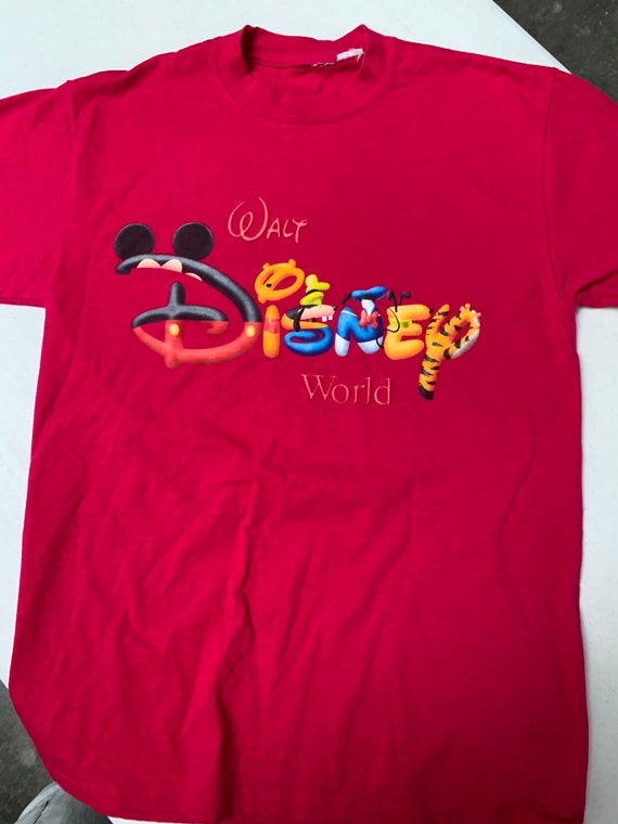 Vintage Walt Disney World T Shirt Fits Size Medium Awesome Graphic